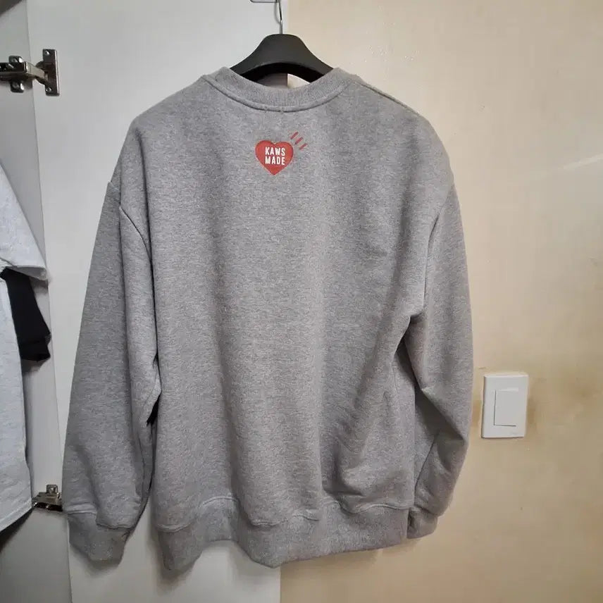[SOLD OUT] HUMAN MADE 강아지 맨투맨 티셔츠 회색 XXL 새상품
