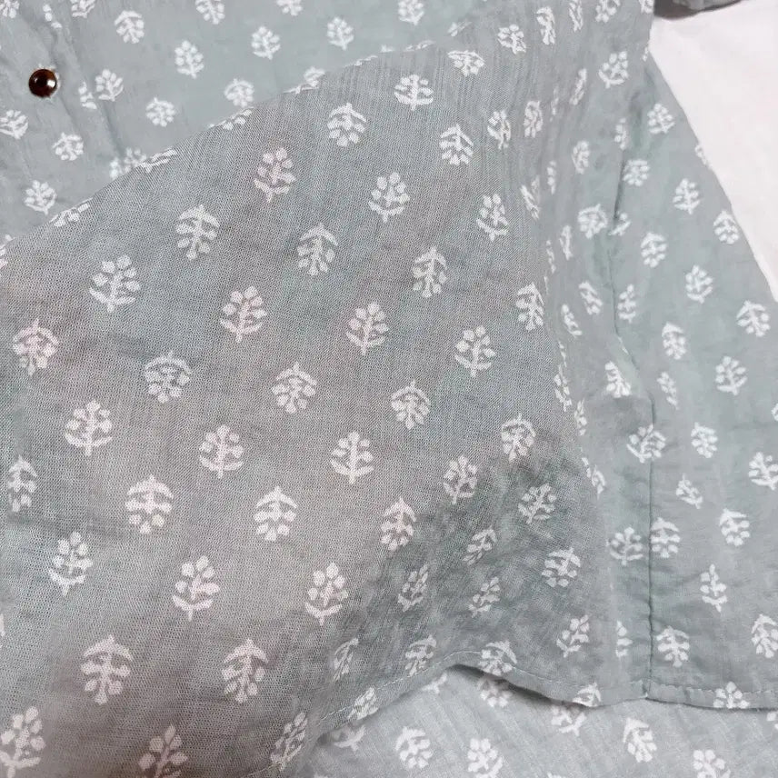 [BUNJANG] Leaf Pattern Cotton-Rayon Blend Summer Blouse / 면레이온 시원한 여름 셔츠 블라우스 (free)