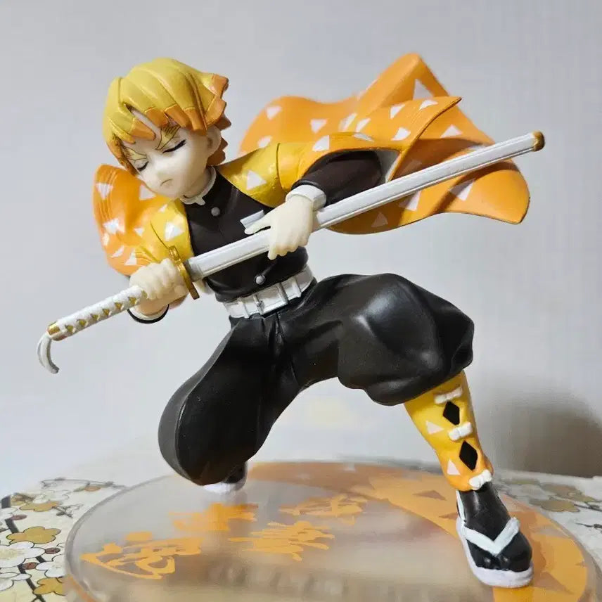 [BUNJANG] Demon Slayer Zenitsu Figure / 귀멸의 칼날 젠이츠 피규어