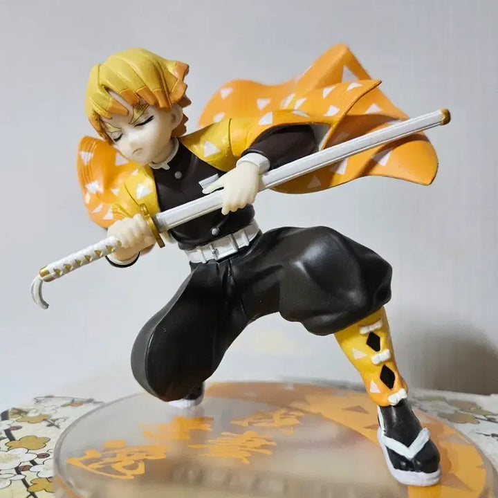 [BUNJANG] Demon Slayer Zenitsu Figure / 귀멸의 칼날 젠이츠 피규어
