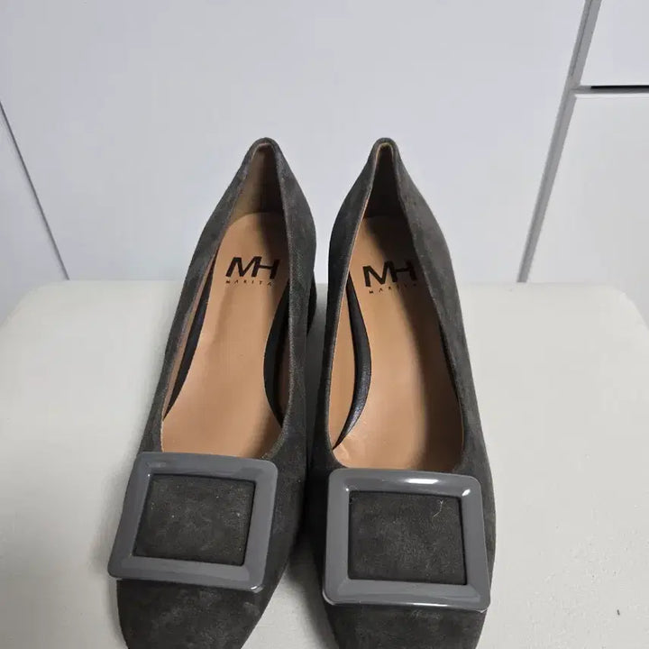 [BUNJANG] MH Marita Suede Flat Pumps (New) / MH 마리타 스웨이드 플랫 펌프스 235 새상품