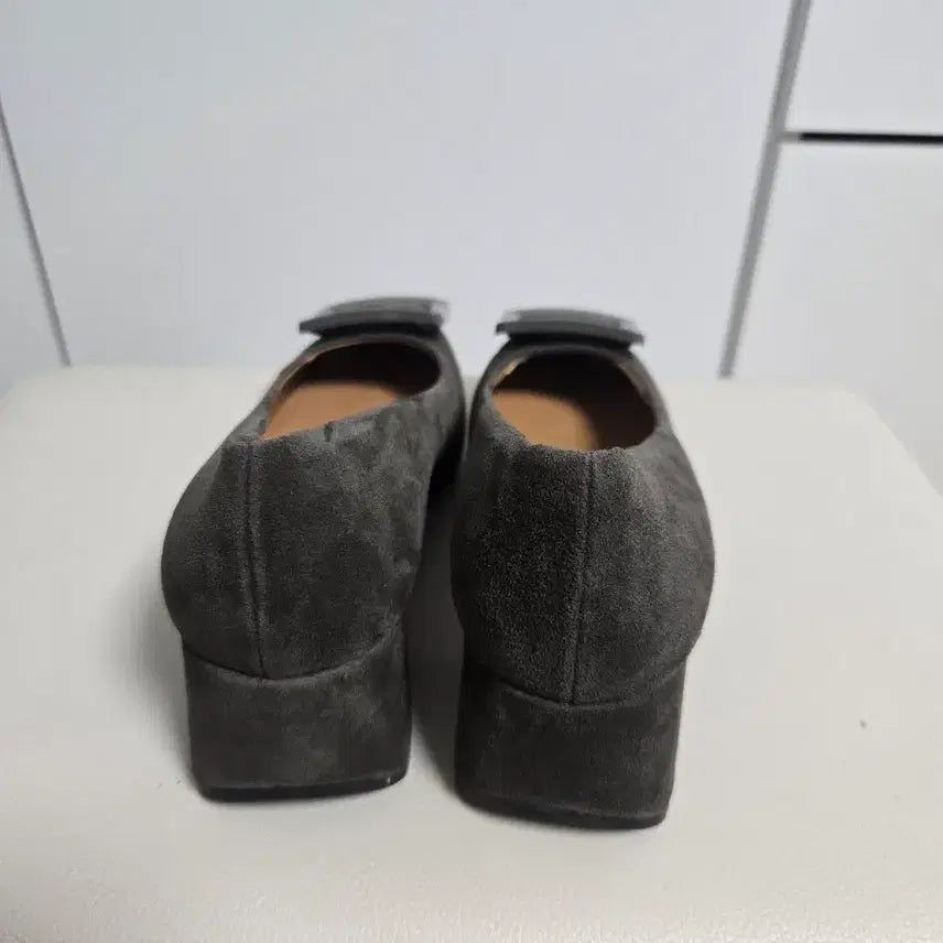 [BUNJANG] MH Marita Suede Flat Pumps (New) / MH 마리타 스웨이드 플랫 펌프스 235 새상품