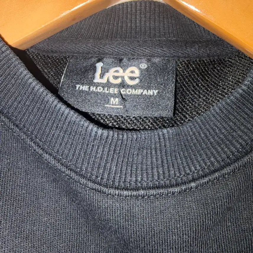 [SOLD OUT] Lee 리 검정색 맨투맨 티셔츠