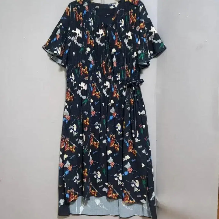 [BUNJANG] Jigott Pleated Short Sleeve Midi Dress / 지컷 플리츠 반팔 원피스 55~66