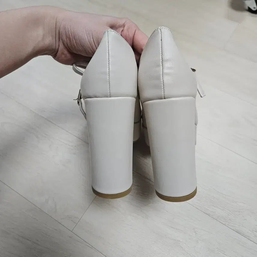 [BUNJANG] Ivory Platform Square Heels - Size 245 / 스퀘어 가보시힐 아이보리
