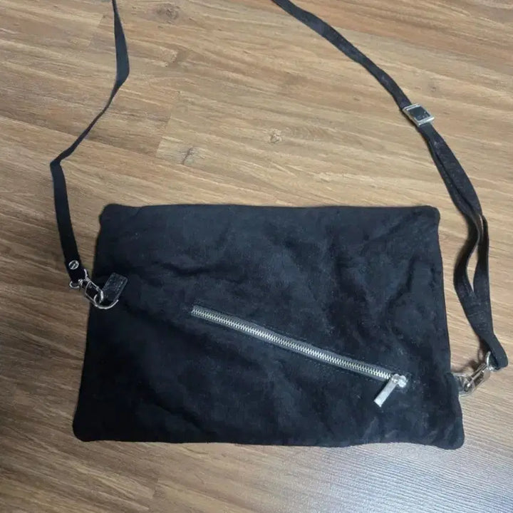 [BUNJANG] Low Classic Black Velvet Clutch / Crossbody Bag / Low Classic 블랙 벨벳 클러치 / 크로스백