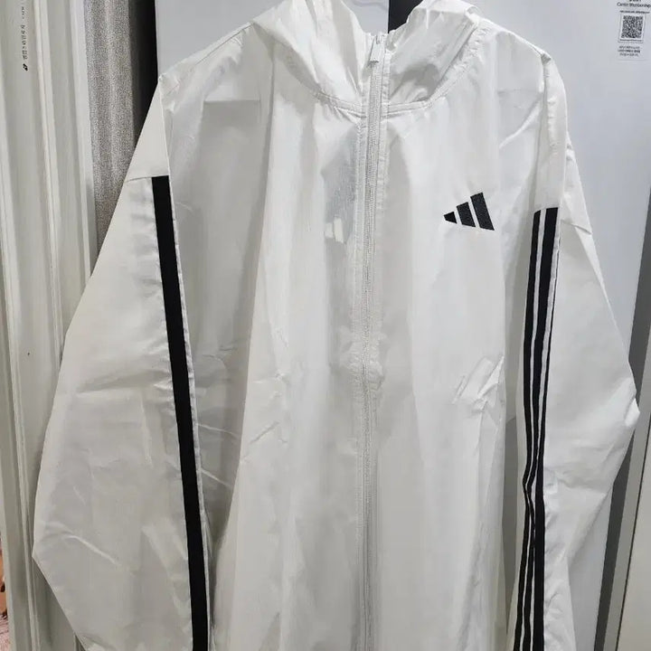 [SOLD OUT] 아디다스 남여공용 바람막이 xl 화이트 팝니다.