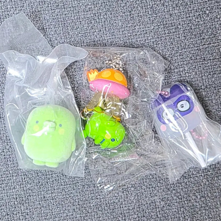 [BUNJANG] Tamagotchi UFO Keychain Bundle Set (Kutchi Patchi, Guchi, Ginjirochi) / 일괄)다마고치 ufo 키링 주댕치 가챠 플로키 쿠치파치 구치 긴지로치