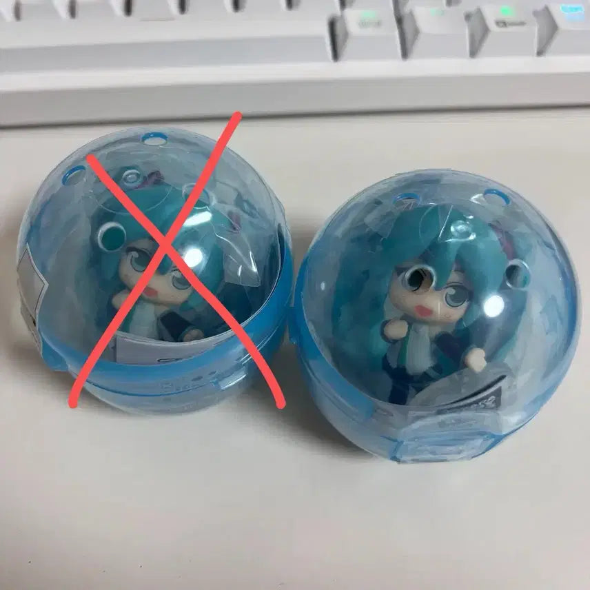 [BUNJANG] Vocaloid Hatsune Miku Look Back Gacha Figure (Sealed) / (미개봉) 보컬로이드 뒤돌아봐요 가챠 피규어 <하츠네 미쿠>