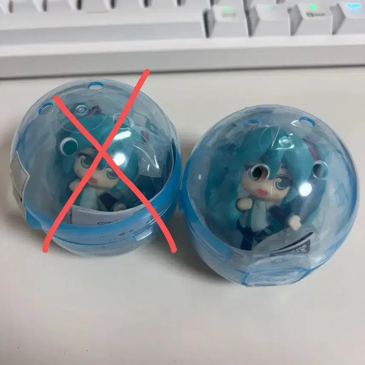 [BUNJANG] Vocaloid Hatsune Miku Look Back Gacha Figure (Sealed) / (미개봉) 보컬로이드 뒤돌아봐요 가챠 피규어 <하츠네 미쿠>