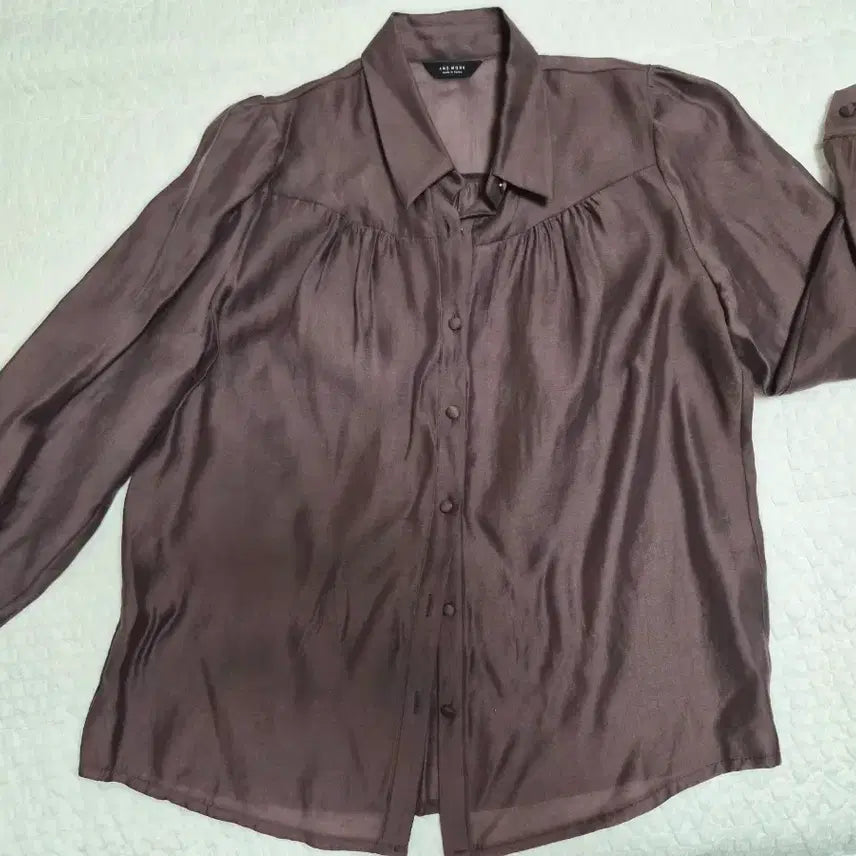 [SOLD OUT] (새상품)앤드모어 브라운 실크 블라우스