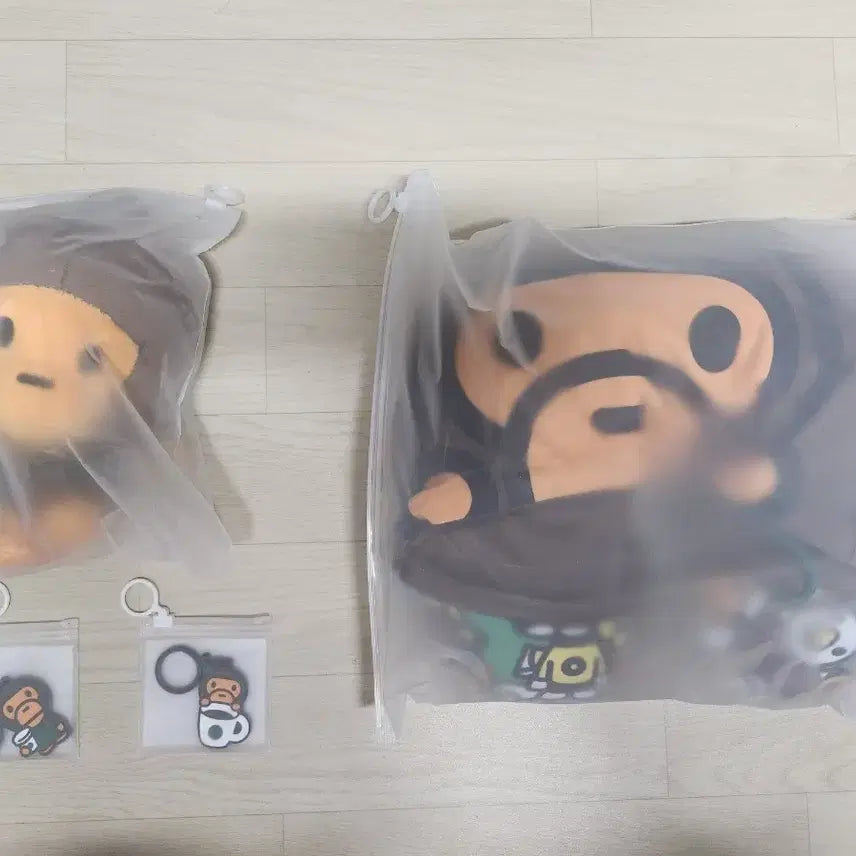 [BUNJANG] Starbucks BAPE Baby Foldable Neck Pillow Keychain Bundle Set / 스타벅스 베이프 베이비 폴더블 백 넥필로우 키체인 A타입 B타입