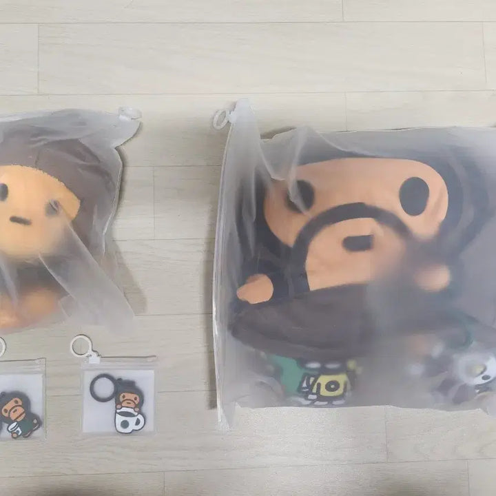 [BUNJANG] Starbucks BAPE Baby Foldable Neck Pillow Keychain Bundle Set / 스타벅스 베이프 베이비 폴더블 백 넥필로우 키체인 A타입 B타입
