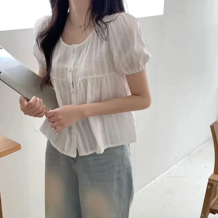 [BUNJANG] TheMutt White Puff Sleeve Blouse / 더멋 화이트 퍼프 반팔 블라우스