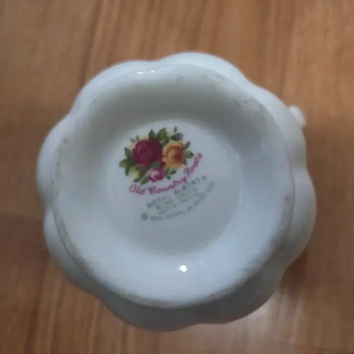 [BUNJANG] Royal Albert Two-Handle Sugar Bowl and Jug / 로얄알버트 투핸들슈거  저그