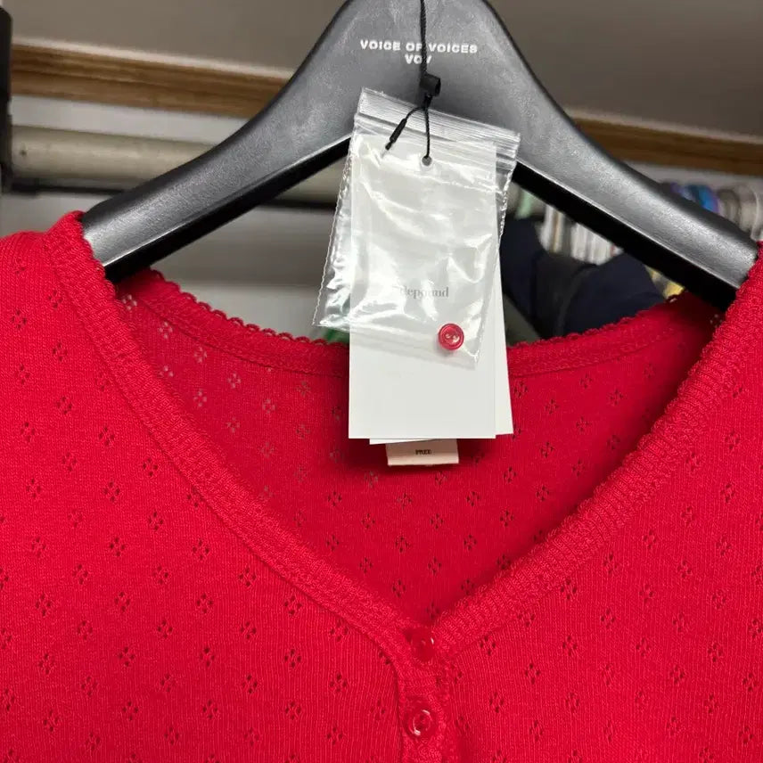 [SOLD OUT] 26ss 드파운드 아일릿 디테일 헨리넥 반팔