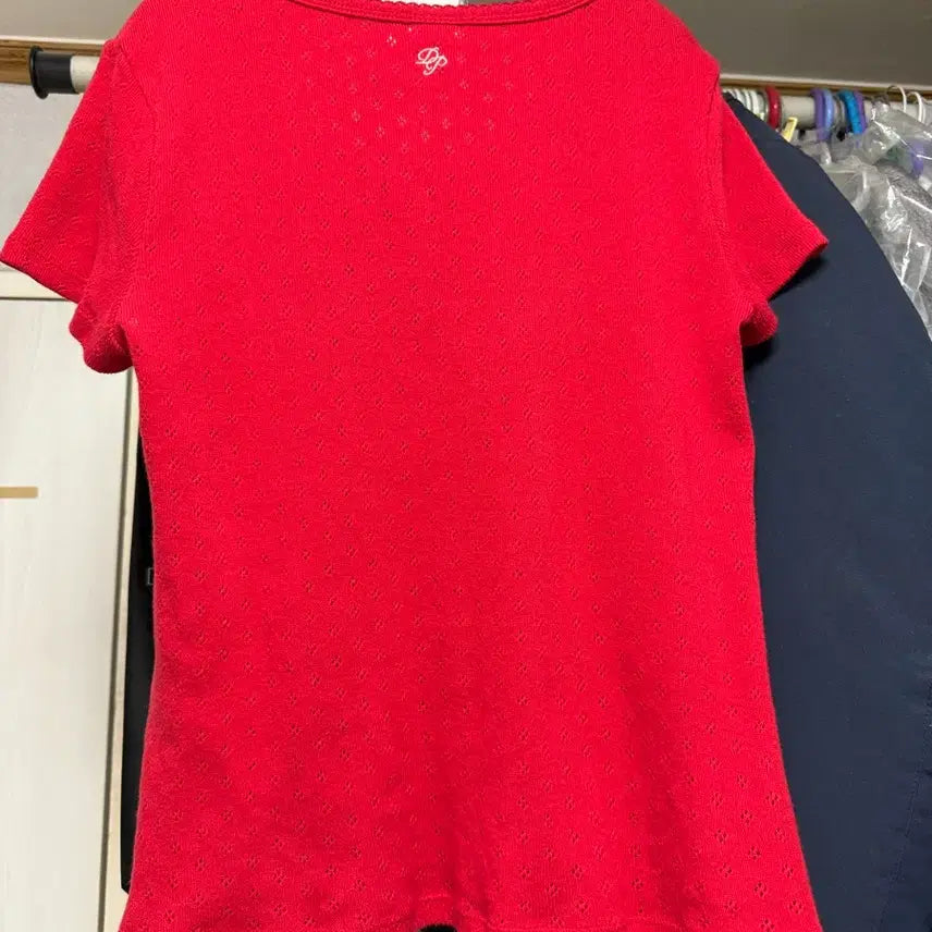 [SOLD OUT] 26ss 드파운드 아일릿 디테일 헨리넥 반팔