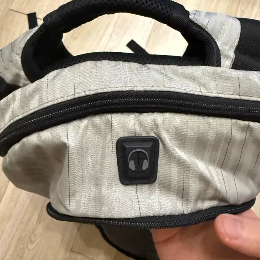 [BUNJANG] Oakley Vintage Backpack Gray/Black / 오클리 빈티지 백팩 그레이/블랙