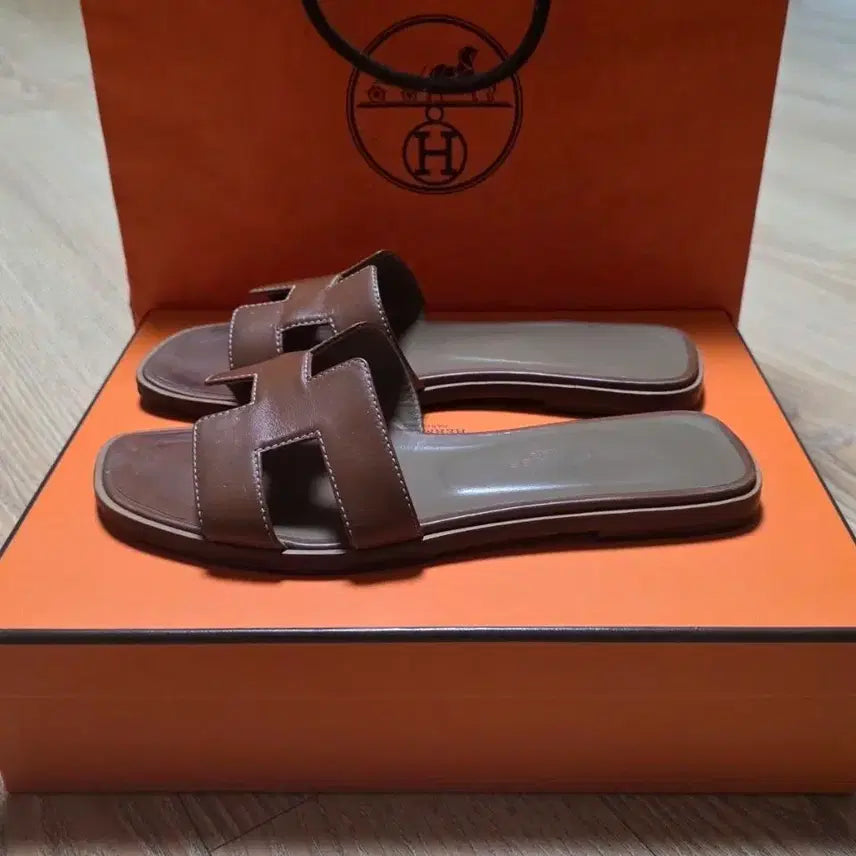 [BUNJANG] Hermes Oran Sandals Brown Women&