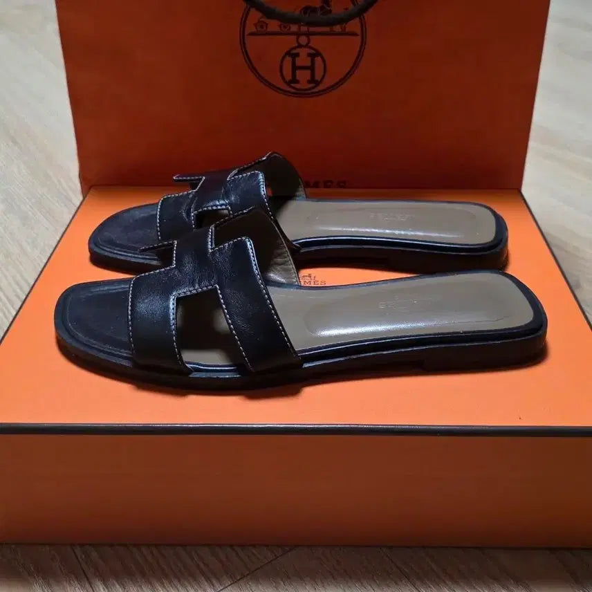 [BUNJANG] Hermes Oran Sandals Black Women&