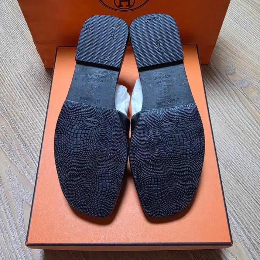 [BUNJANG] Hermes Oran Sandals Black Women&