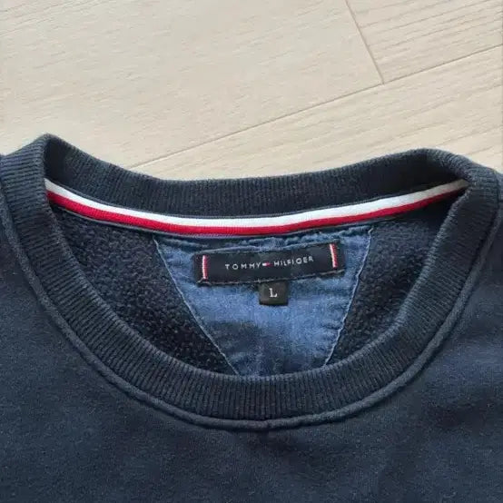 [BUNJANG] Tommy Hilfiger Navy Crewneck Sweatshirt / 타미힐피거 맨투맨 L