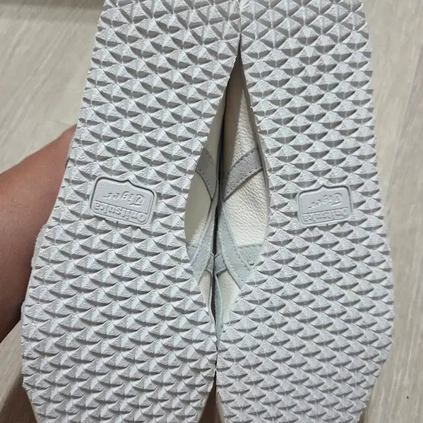 [BUNJANG] Onitsuka Tiger Mexico 66 White Light Sage Sneakers / [새상품]265 사이즈 오니츠카 타이거 멕시코 66 화이트 라이트 세이지