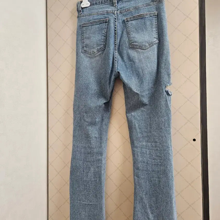 [SOLD OUT] 에이블리 여성 옆트임 일자 데님연청바지