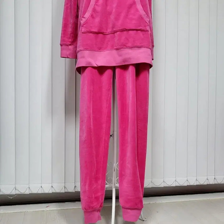 [SOLD OUT] Juicy 로즈 벨루어 후드 상하세트 (xs)