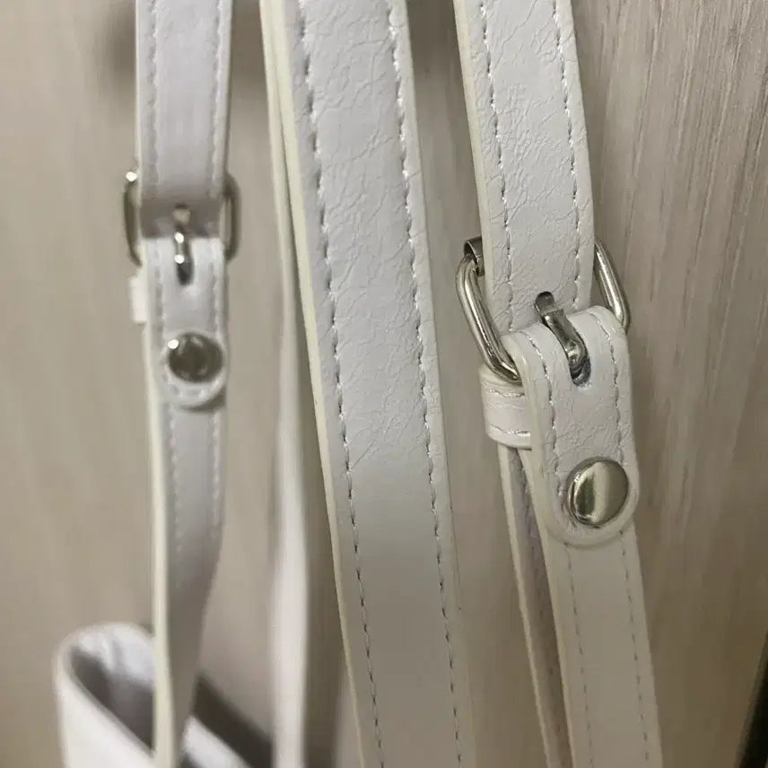 [BUNJANG] Mur무르 프리백 화이트 / Mur무르 프리백 화이트