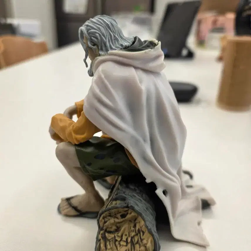 [BUNJANG] One Piece Rayleigh Statue / 원피스) 레일리 좌상 박스X