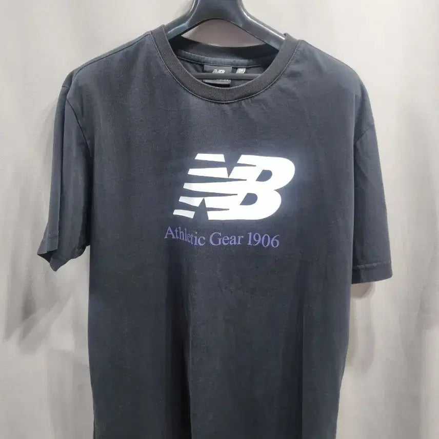 [BUNJANG] New Balance Athletic Gear T-Shirt Black Size 100 / 뉴발란스 Athletic Gear 티셔츠 블랙 100