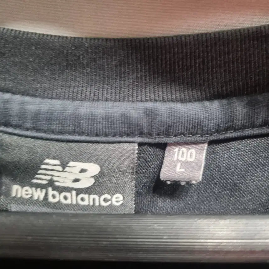 [BUNJANG] New Balance Athletic Gear T-Shirt Black Size 100 / 뉴발란스 Athletic Gear 티셔츠 블랙 100