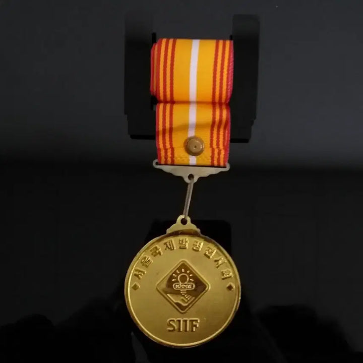 [BUNJANG] Seoul International Invention Exhibition Gold Medal / [메달] 서울 국제 발명 전시회 금상 메달 w598
