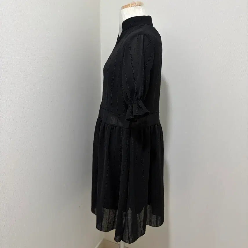 [BUNJANG] Black Neck Flare Midi Dress 77 / 검정색 넥 플레어 미디원피스 77