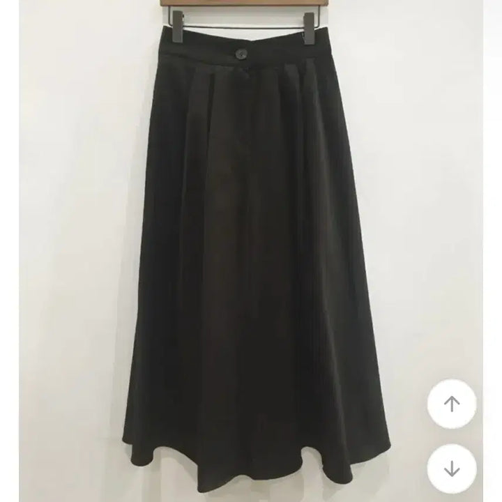 [BUNJANG] High-Waist Button Flare Pleated Long Skirt / [새제품] 하이웨스트 버튼 플레어 주름 롱 스커트