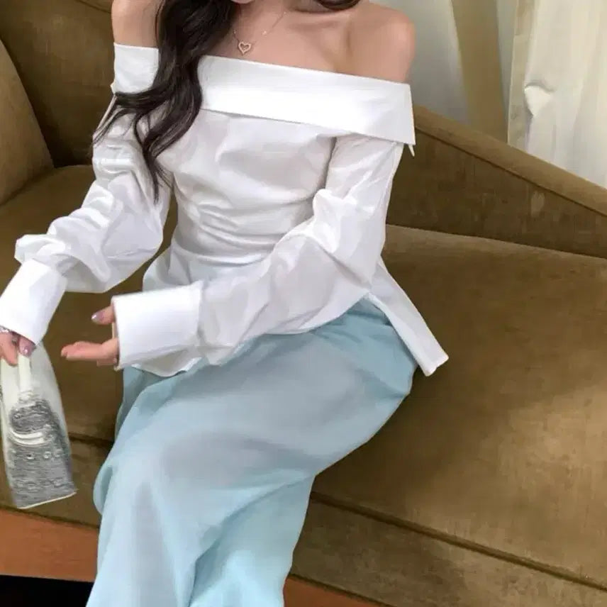 [BUNJANG] Off-Shoulder Slit Blouse / 새상품/ 언발 트임 오프숄더 셔츠 블라우스