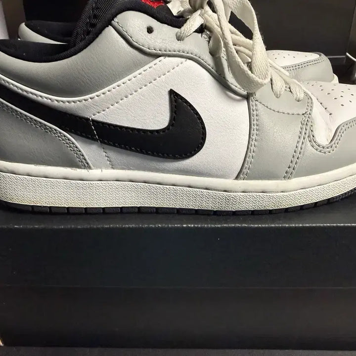 [BUNJANG] Nike Jordan 1 Low Smoke Grey Sneakers / 조던1 로우 스모크 그레이