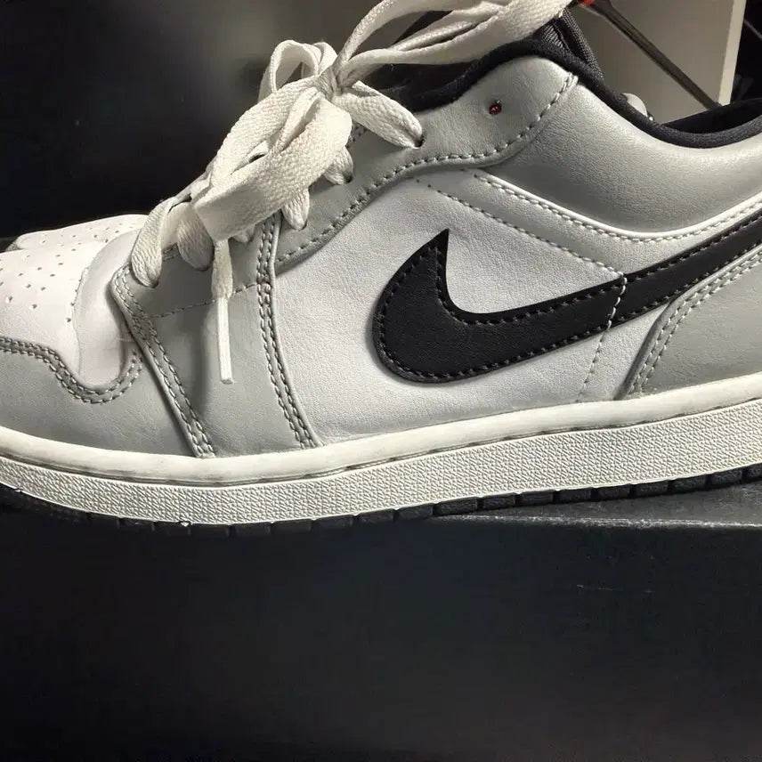 [BUNJANG] Nike Jordan 1 Low Smoke Grey Sneakers / 조던1 로우 스모크 그레이