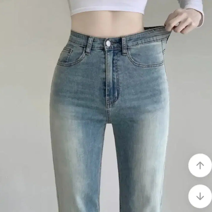 [BUNJANG] (배송비 포함 가격)에이블리 부츠컷 청바지 연청 / (배송비 포함 가격)에이블리 부츠컷 청바지 연청