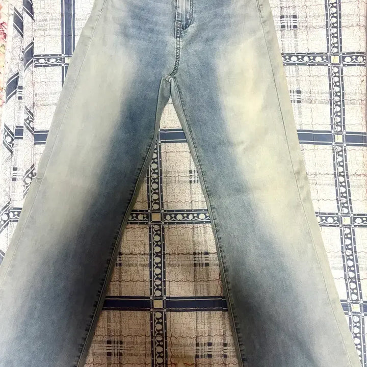 [BUNJANG] (배송비 포함 가격)에이블리 부츠컷 청바지 연청 / (배송비 포함 가격)에이블리 부츠컷 청바지 연청