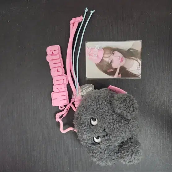 [SOLD OUT] QWER 위버스 2주년 마젠타 돌키링 미사용