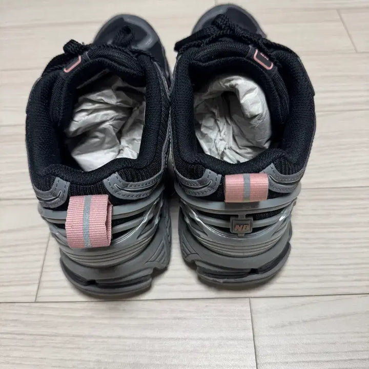 [BUNJANG] New Balance 1906R M1906rhc Black Pink Moon Sneakers / 뉴발란스 m1906rhc 블랙핑크문 280