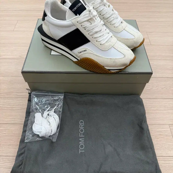 [SOLD OUT] [42.5] 톰포드 스웨이드 제임스 스니커즈 화이트 블랙 크림