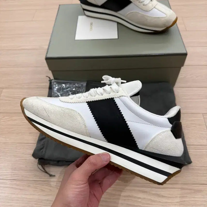 [SOLD OUT] [42.5] 톰포드 스웨이드 제임스 스니커즈 화이트 블랙 크림