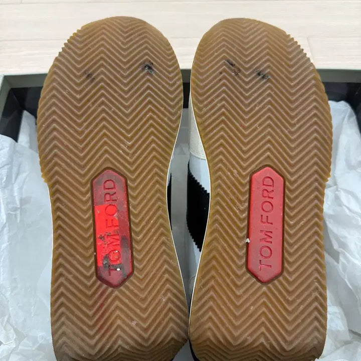 [SOLD OUT] [42.5] 톰포드 스웨이드 제임스 스니커즈 화이트 블랙 크림