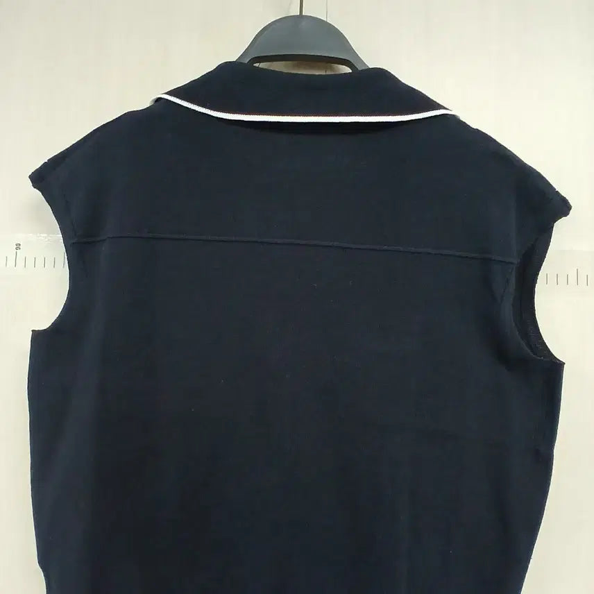 [BUNJANG] Karl Lagerfeld Black Knit Vest / 칼 라거펠트 블랙 니트 조끼