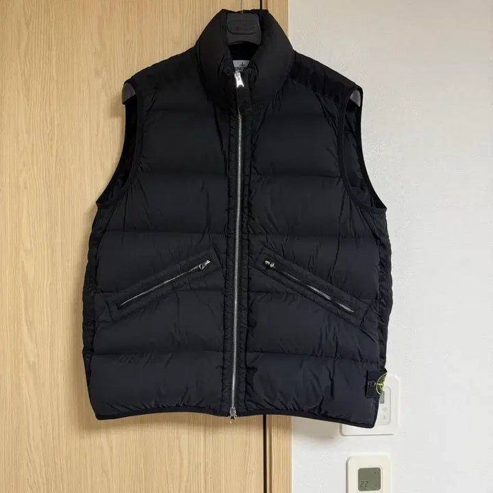 [SOLD OUT] [L] 24F/W 스톤아일랜드 심리스 터널 나일론 TC 베스트 블랙