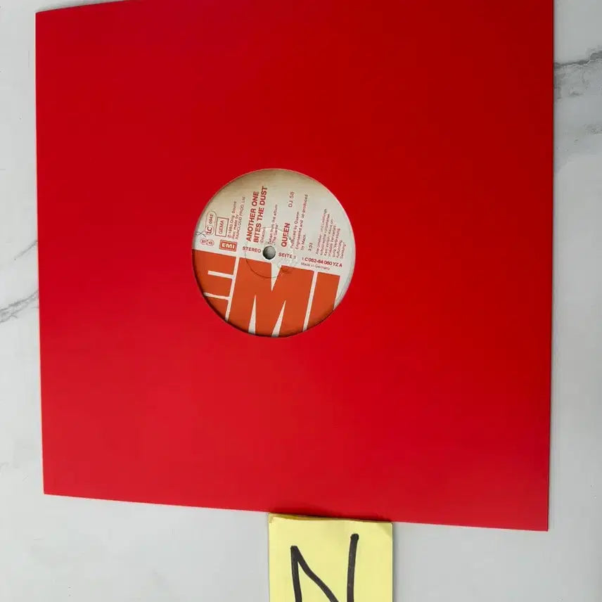 [BUNJANG] Queen Another One Bites The Dust / Dragon Attack 12" Maxi Single LP / 퀸 12인치 맥시싱글 독일수입반 어나더 원 바이츠 더 더스트 수집용 LP