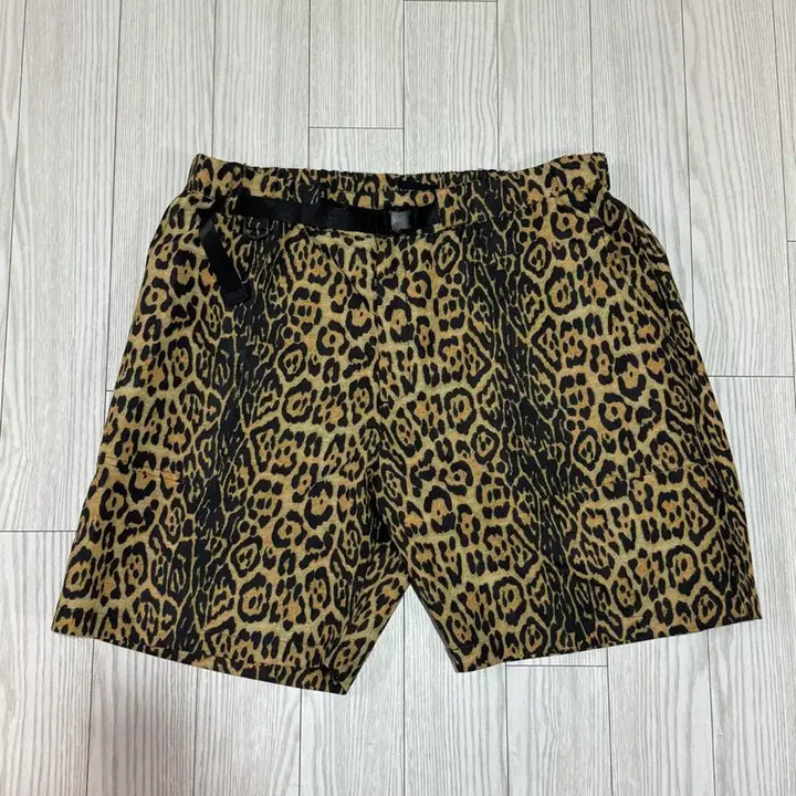 [BUNJANG] Saintpain Leopard Print Shorts / 세인트페인 레오파드 호피 숏팬츠 free(32~33)상태s
